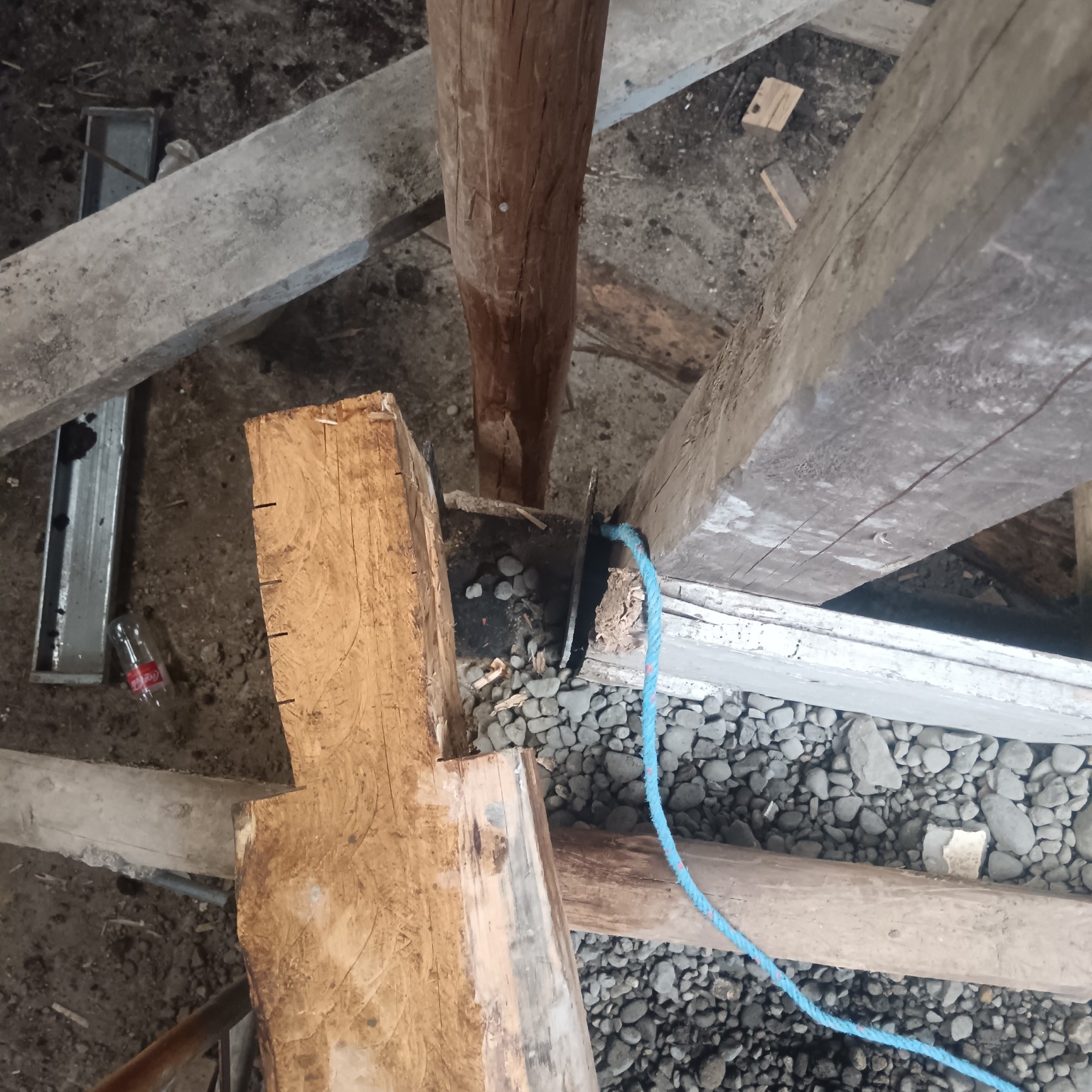 Madera que vuelve a sostener